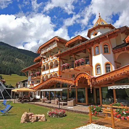Rene Dolomites Boutique Hotel 4*